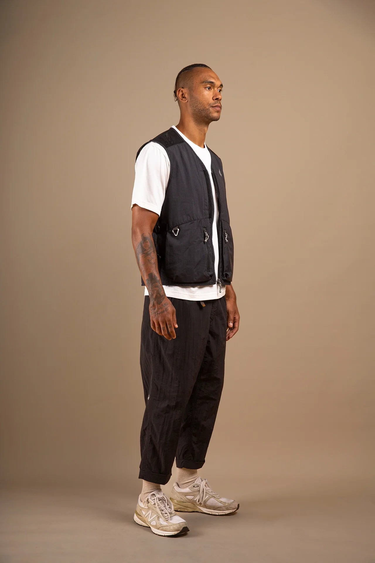 ARAFURU UTILITY VEST - BLACK