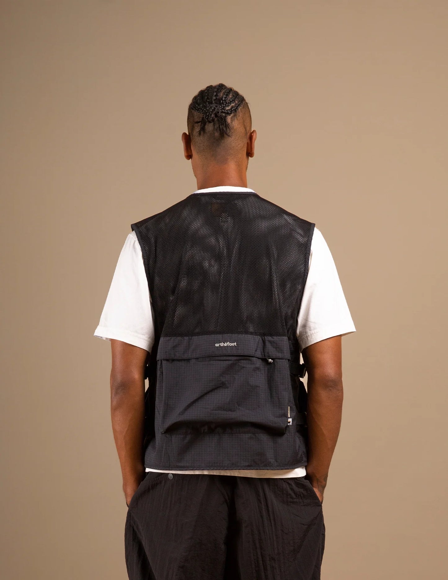 ARAFURU UTILITY VEST - BLACK