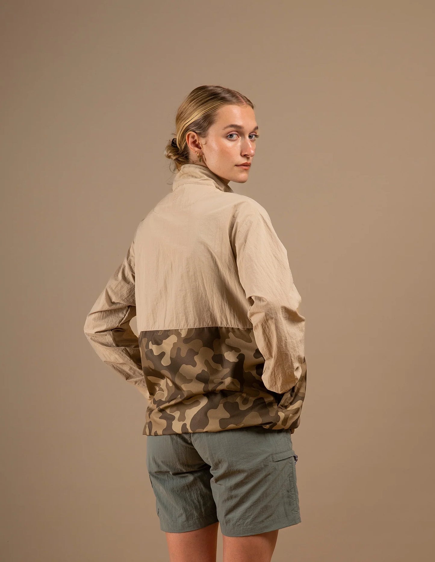 RINCA ANORAK JACKET - BROWN CAMO